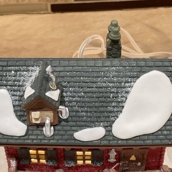 Vintage Dept 56 North Pole Series SANTA'S WOODWORKS 56286 Lighted Building 1993 - Picture 10 of 14